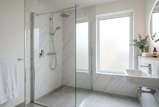 Panneau décoratif mural salle de bain : guide comparatif